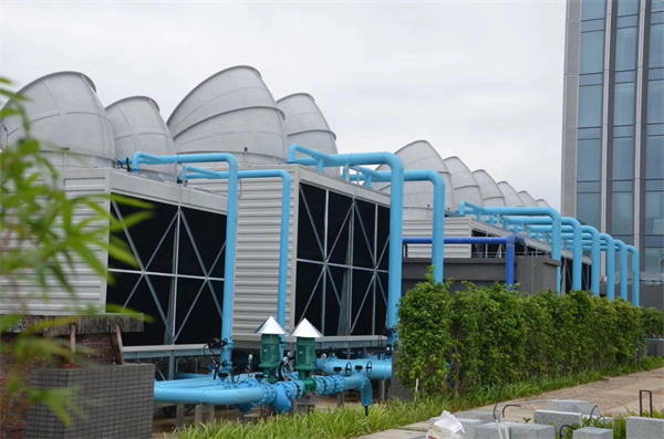 閉式冷卻塔冷水機(jī)組壓力過高怎么辦？(閉式冷卻塔管道壓力高)